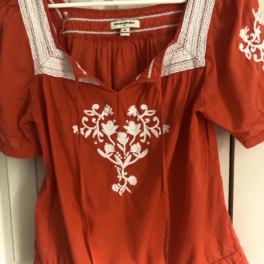 Banana Republic embroidered blouse